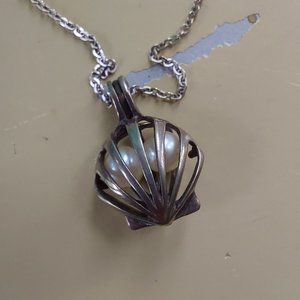 Authentic Pearl Clamshell Necklace